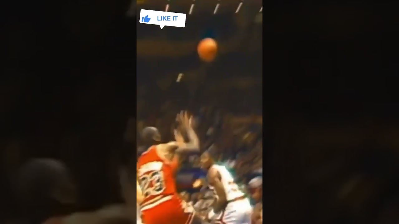 MJ lob over Mark Jackson 