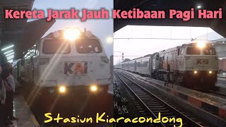 DISAMBUT BEL KARATAGAN PAHLAWAN | Kereta Jarak Jauh Kedatangan Pagi di Stasiun Kiaracondong