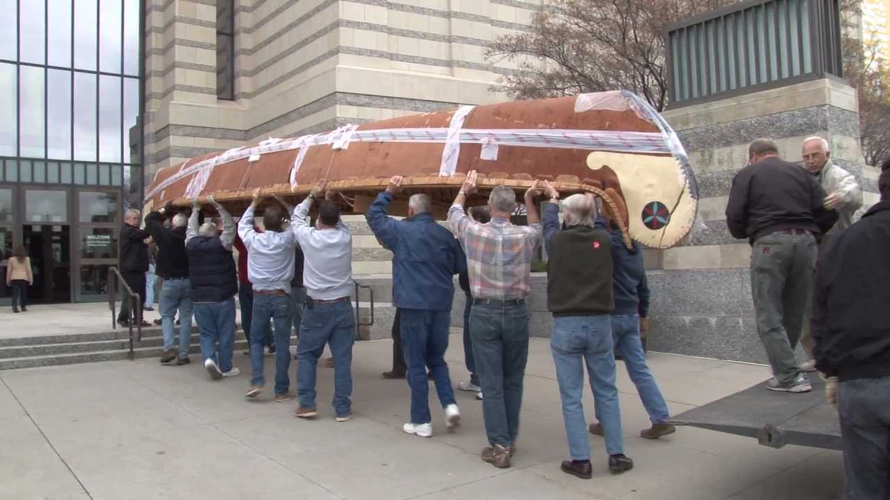 Voyageur Canoe Arrives at History Center for "Then Now Wow" Exhibit