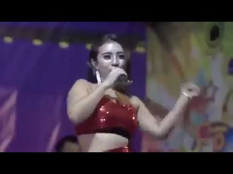 Seksi pamer CD buka bh dangdut bugil hampir mesum 18+ - YouTube