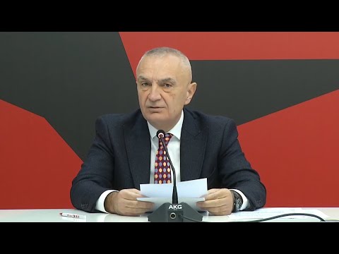 Video: A e vendosi Bleri pasaportën në çantën e Evës?