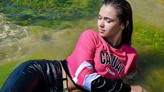 Wetlook Surprise Beauty Getting Wet In Her Clothes In The Sea And Pose Cutely In The Wet, For You