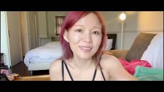 Hitomi shows how she spreads cream on her body. #japan #beautiful #smile  #anime #brave #bat