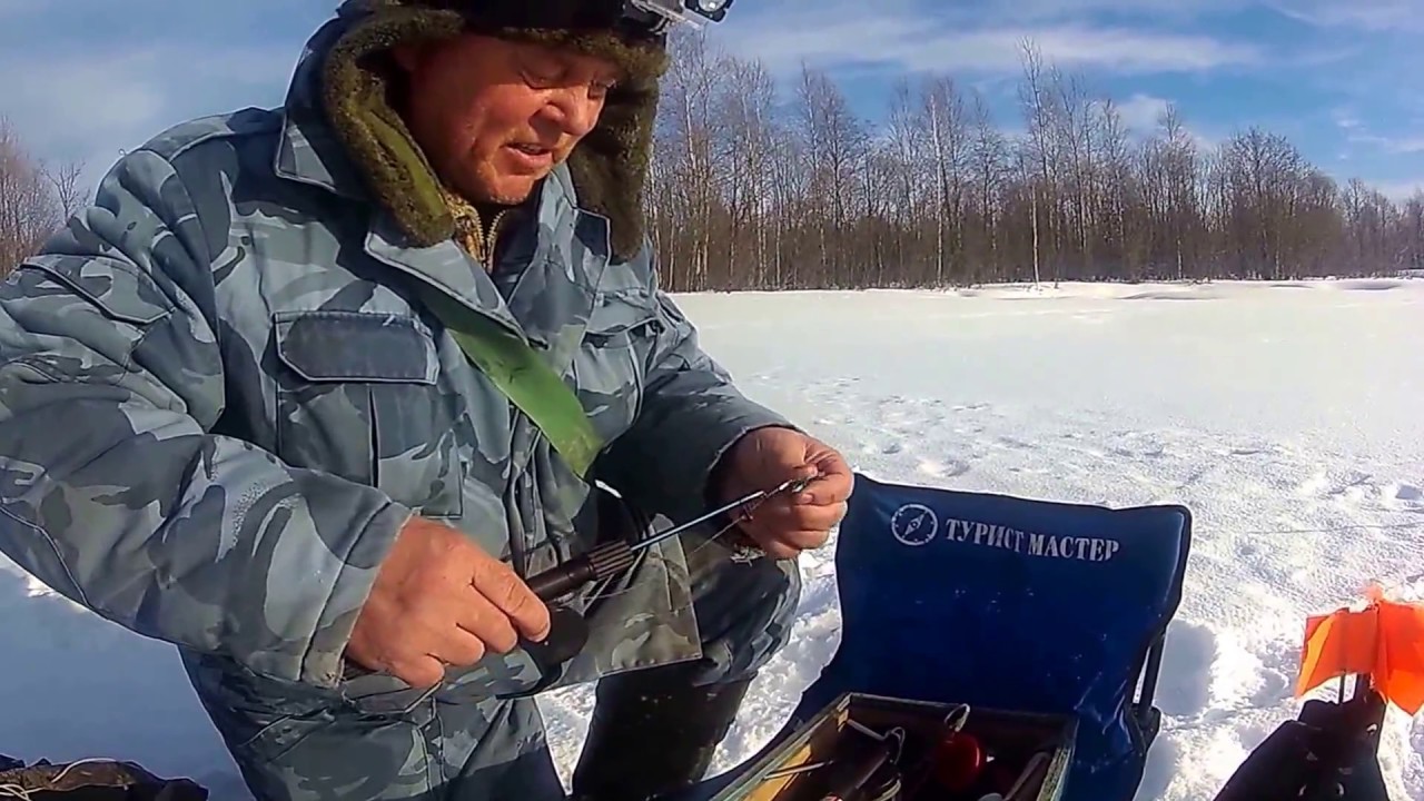 Видео ловли рыбы зимой. Вятский край рыбацкий. Ловля окуня на чертика. Турист мастер Печора-3. На что ловят в Лепсари зимой.
