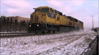 UP#8701 UP#4809@Lombard-Illinois(2Jan12).wmv