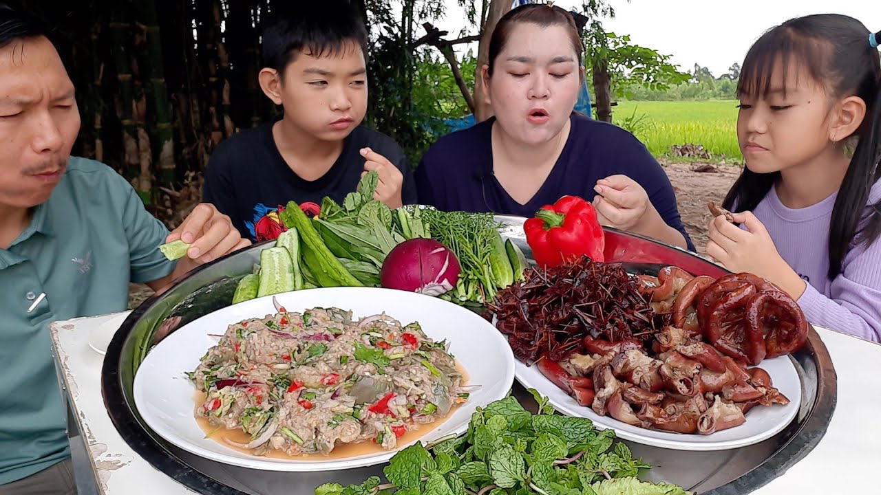 ไส้อ่อนย่าง+ตั๊กแตนทอดกรอบๆ กินกับซุปมะเขือใส่ปลาช่อนแซบๆ 23 กันยายน พ.ศ.2566