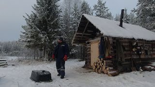 НОЧУЮ в ИЗБЕ. ПЕРВЫЙ ЛЁД на ТАЁЖНОМ ОЗЕРЕ где Я НЕ БЫЛ 12 ЛЕТ. ЩУКИ на ЖЕРЛИЦЫ. Вторая серия.