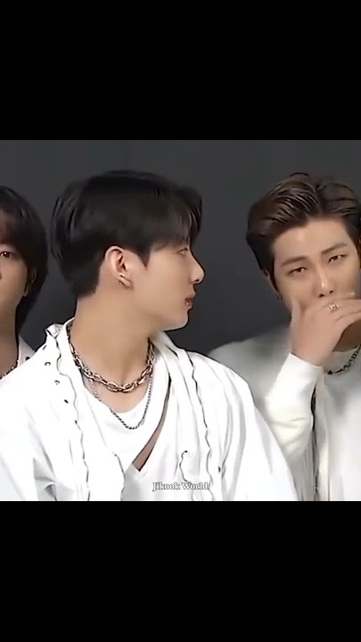 The way Jungkook quickly looked away when Jimin caught him staring 😂🤭(🐥👀🐰)  #jikook #bts #jimin #jk