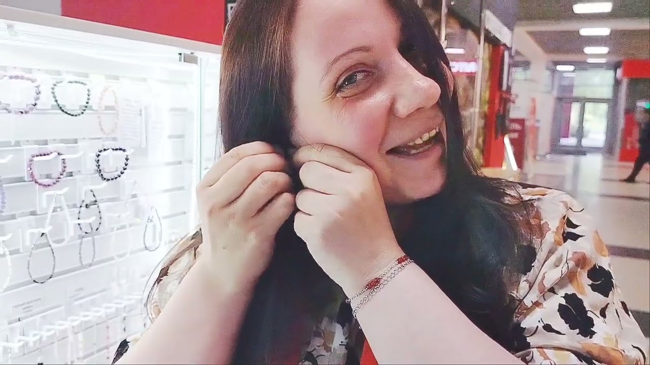 Живая презентация украшений. Лепидолит, цитрин, розовый кварц и аметист.