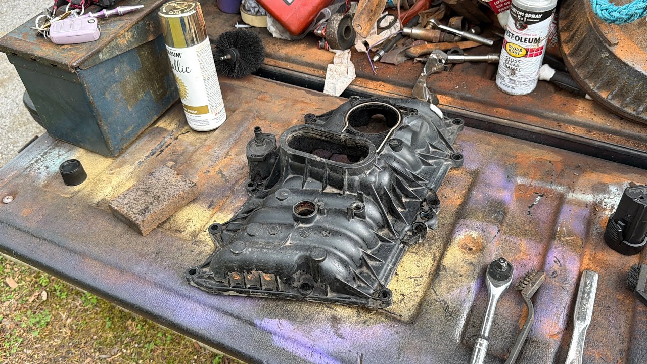 Как снять верхний впускной коллектор на Chevrolet Silverado 2008 года выпуска