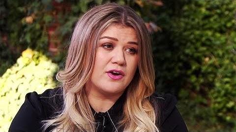 Kelly Clarkson Wanted to Be a Background Singer