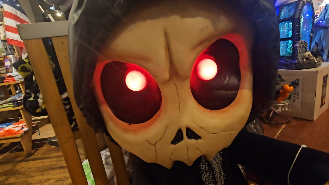 HALLOWEEN 2025 DECOR at CRACKER BARREL NORTH CANTON OHIO Before The fire