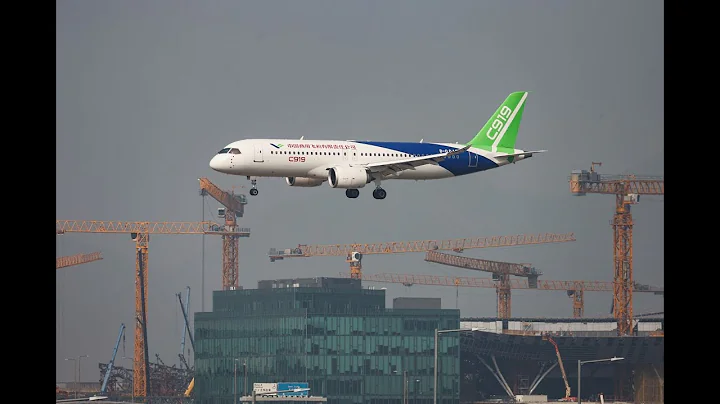 01直播LIVE｜ 2023-12-12 C919國產飛機上海已起飛料今午到港　機場舉行水門禮迎接｜01新聞｜ARJ21｜國產飛機 ｜赤鱲角｜客機 - 天天要聞