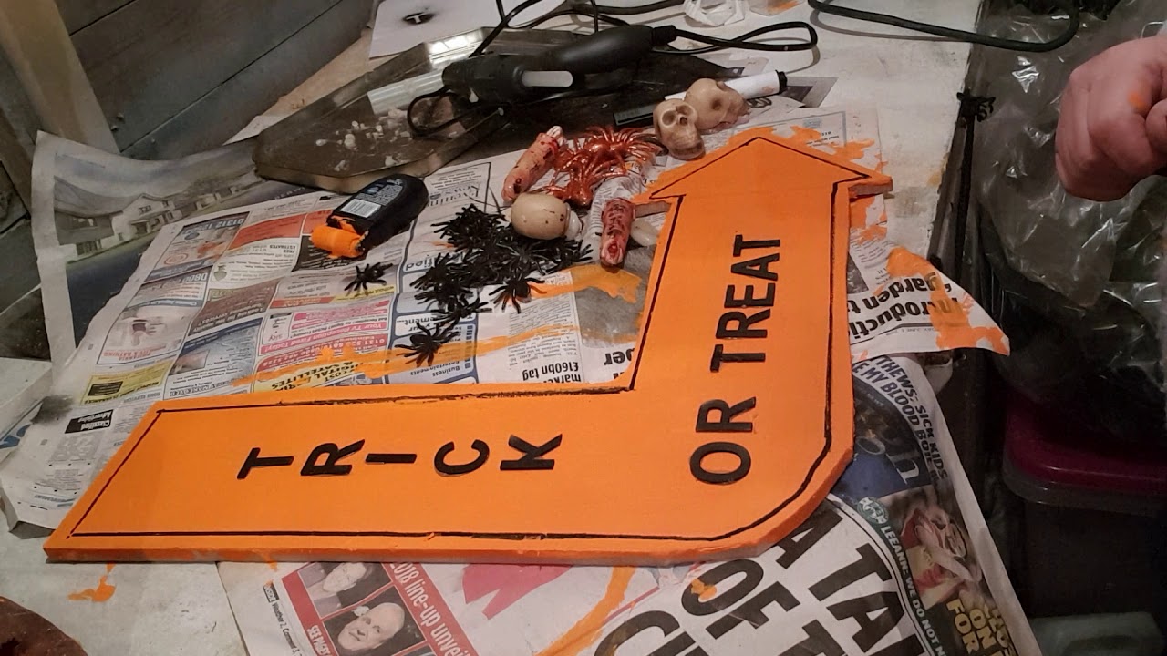 Quick easy DIY light up trick or treat sign YouTube