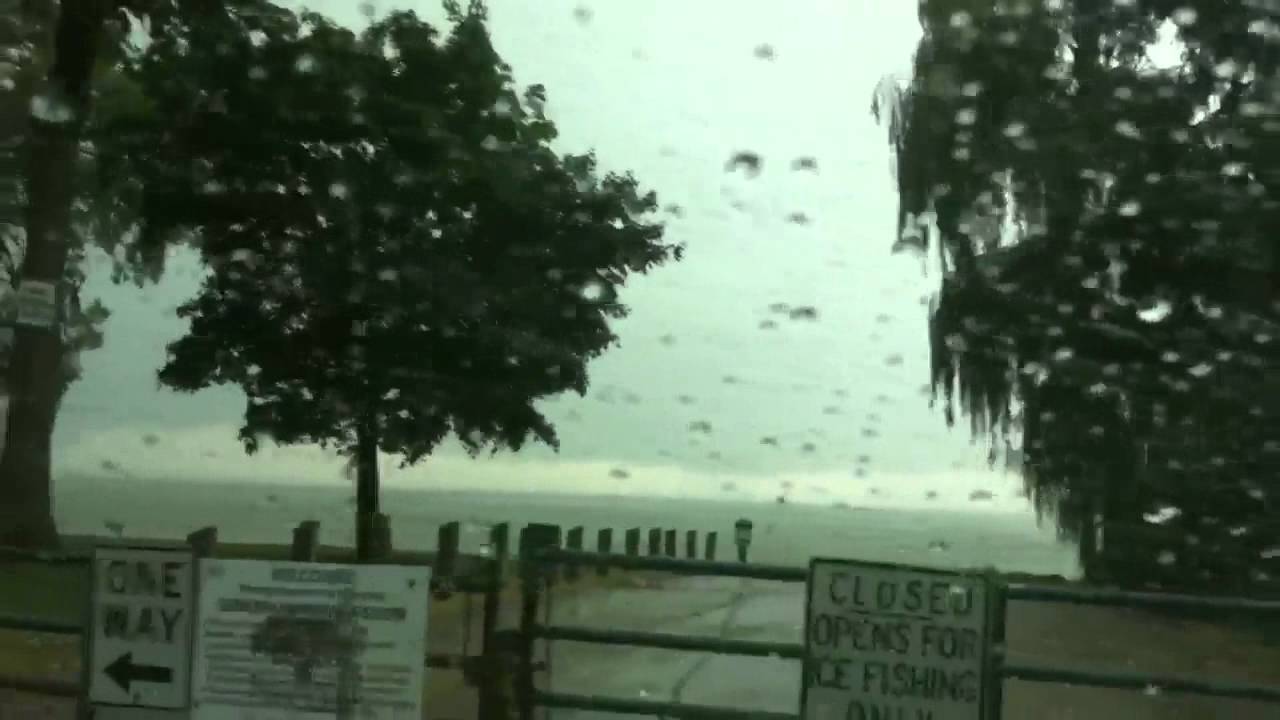 It's raining in Wisconsin!! YouTube