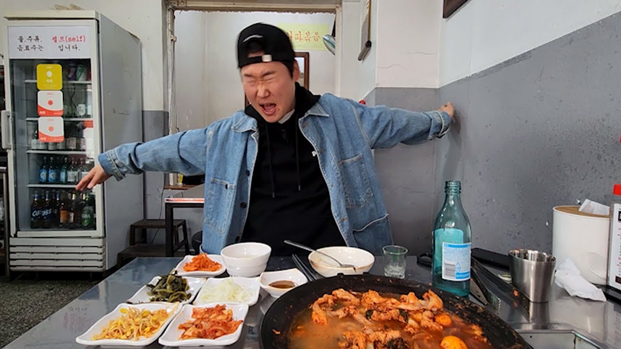 제가 항상 대낮에 혼술하는 이유요? 그 이유는요