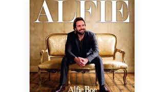 Video thumbnail of "Alfie Boe - Empty Chairs at Empty Tables"