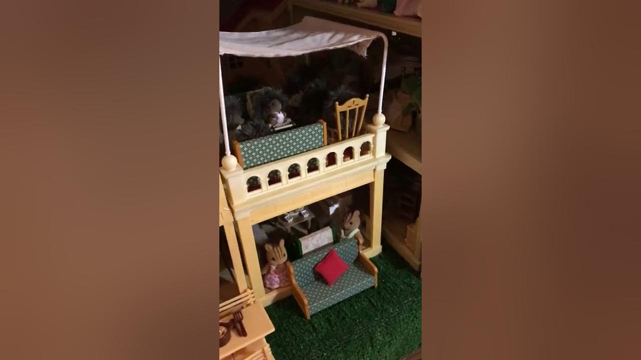 Sylvanian Families/Calico Critters Blue Cedar Terrace, Hospital, Urban