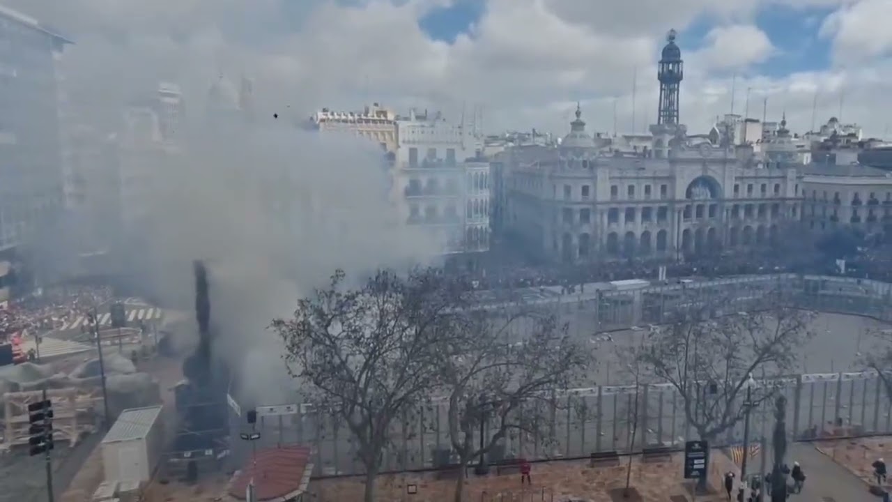 🧨💥 Mascletà 2026 piazza del Municipio di Valencia eseguita della Pirotecnia Del Bierzo Pibierzo 