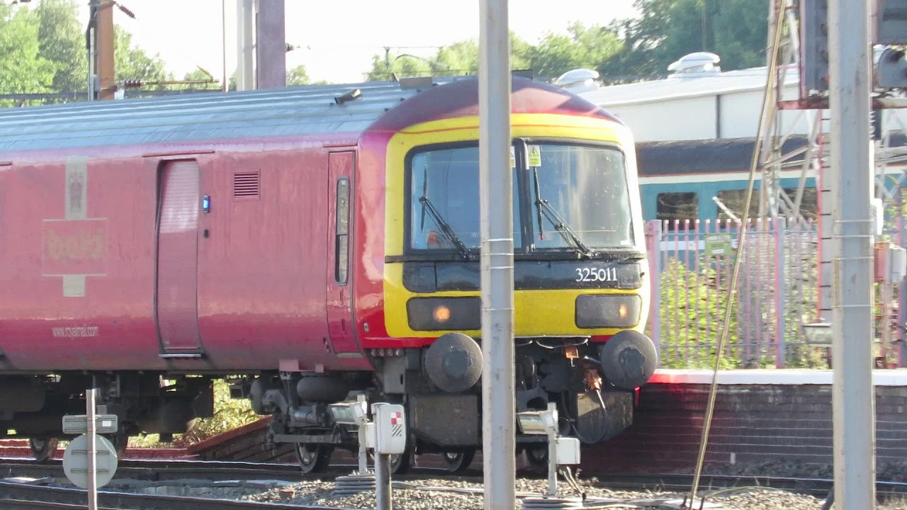 Class 325011 - Royal Mail - At Speed - Crewe - 28.09.2018