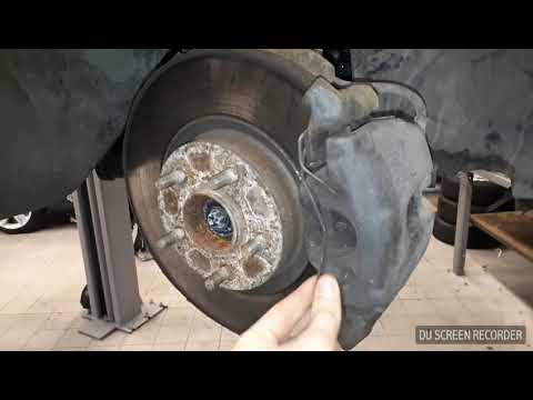 Video: Hva er forskjellen mellom keramiske og metalliske bremseklosser?