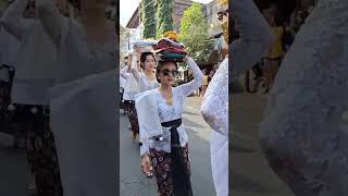 Mepeed Iring Iringan Pelebon Puri Agung Karangasem