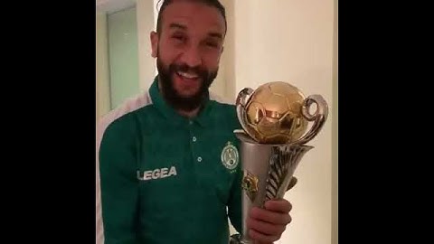 شاهد بالفيديو اللاعب زكرياء حدراف  يغني (زوين زوين و الله الا بوكوص) على كاس الكنفيديرالية