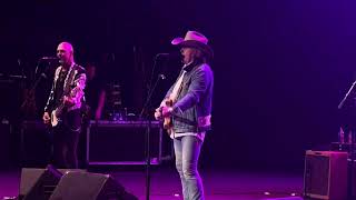 Suspicious Minds by Dwight Yoakam, Pacific Amphitheatre, 7/20/23