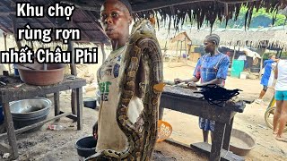 Trying food at Nigeria's most terrifying market 😨😷