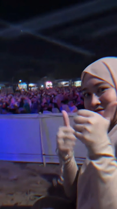 Accompanying your husband, huh, so cute😭🤏🏻😖 #khansamariska #azmiaskandar #gusazmi #khansa #newbride