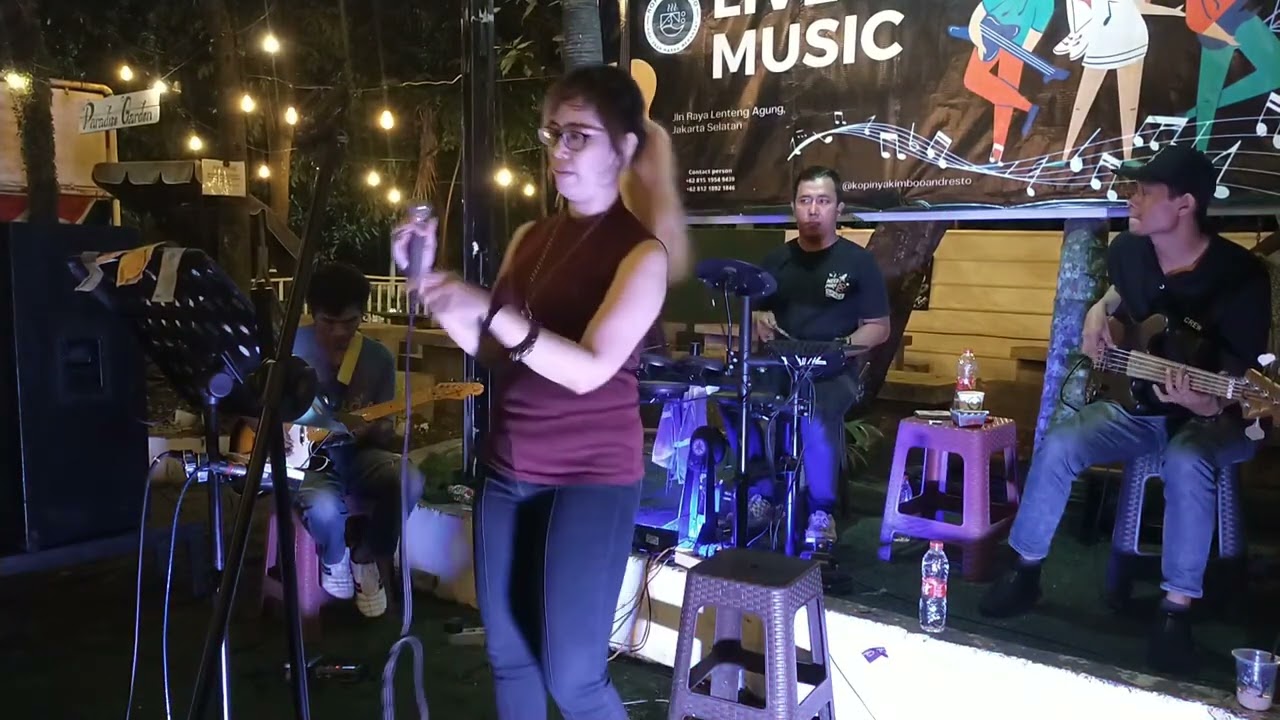 SINGA (SIPIT NGANGENIN) - BIAN GINDAZ cover live Vitri Perikecil (V-Project) at Kimbo Resto
