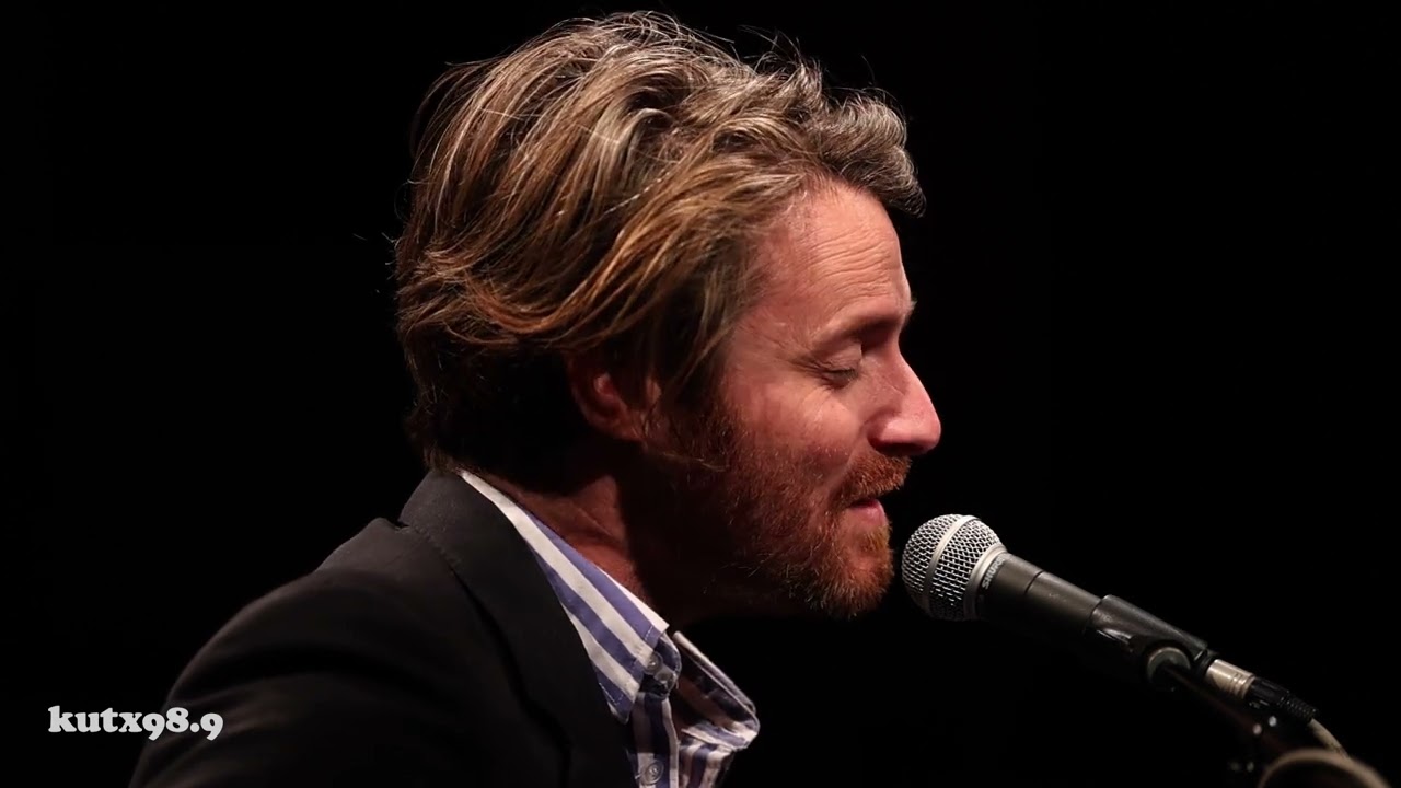 Walker Lukens - "I See U”/“The One Who Loves You”/“Silver Corolla” (Live in Studio 1A)