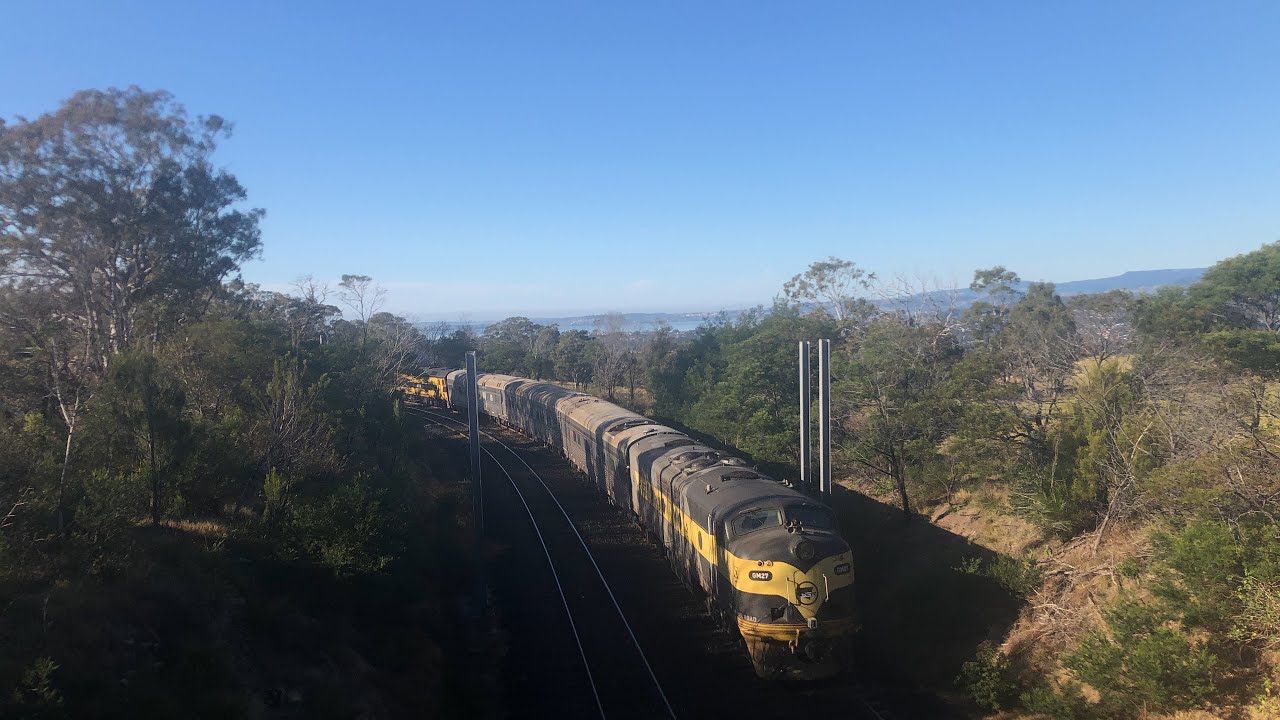 A weekend of trainspotting FT. AK cars (GM27) and the ARTC high railer