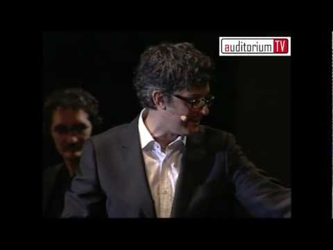 Fiorello - "Una carezza in un pugno" (Adriano Celentano)