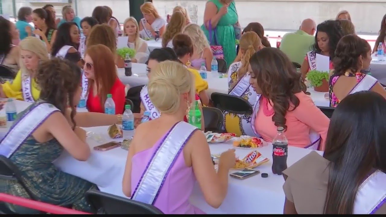 Crystal Barrow competes in Mrs. International Pageant - YouTube