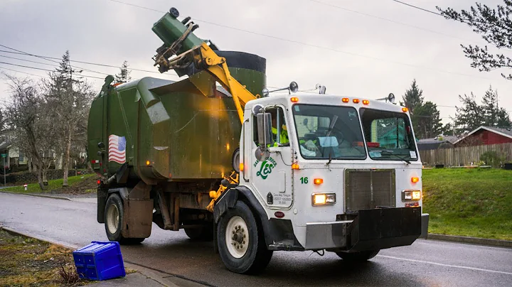 Peterbilt 310 - Heil CP Python Garbage Truck