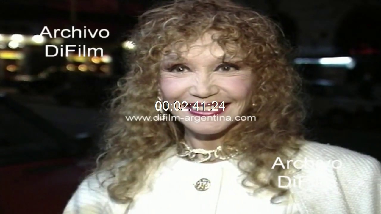 Maria Aurelia Bisutti en estreno de la obra "Corazon del buen humor