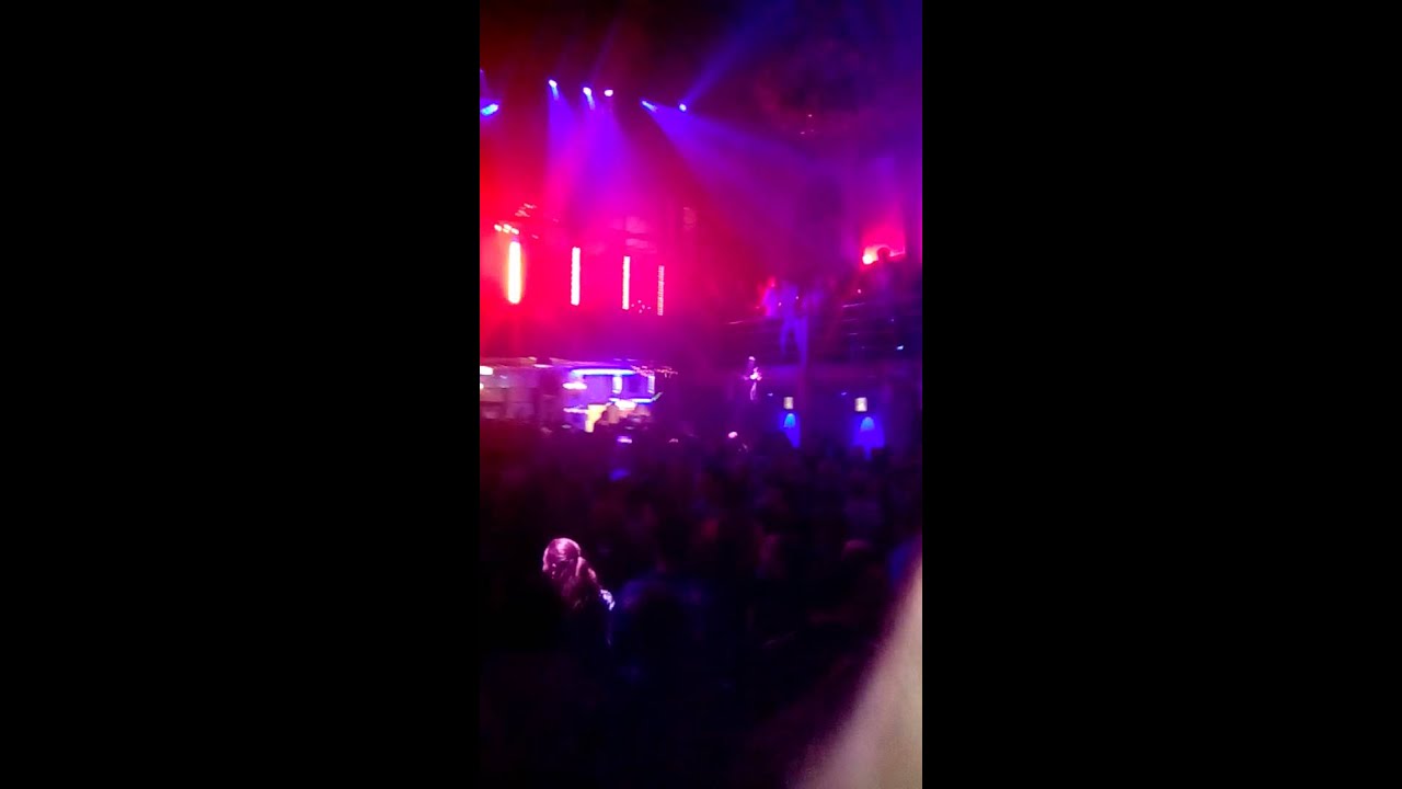 90's allround DJ Paul Elstak @ de auw kerk in Bunde