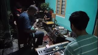 A Jamming Session  by THE  LUIT MUSIC BAND 