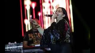 شابة زهوانية عندكم جوج وجوه مولاكم كي تقابلوه❤️