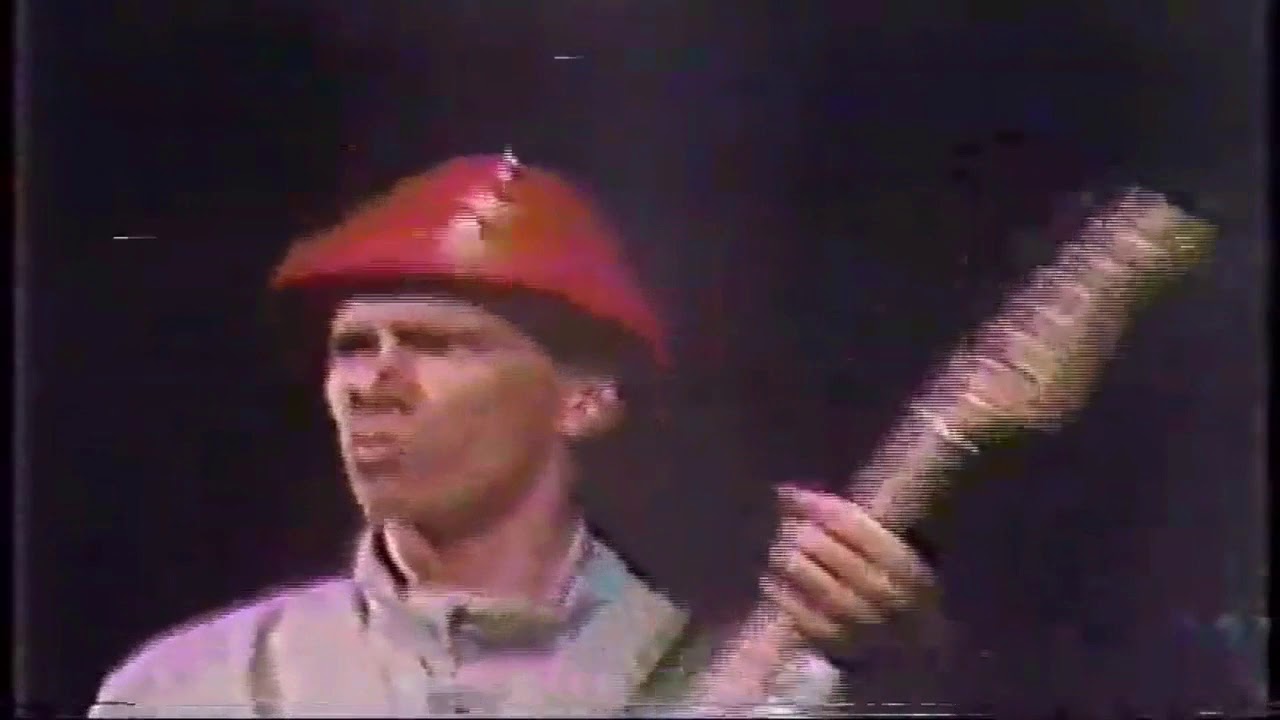 DEVO ,FREEDOM OF CHOICE, WHIP IT LIVE ,1980 - YouTube