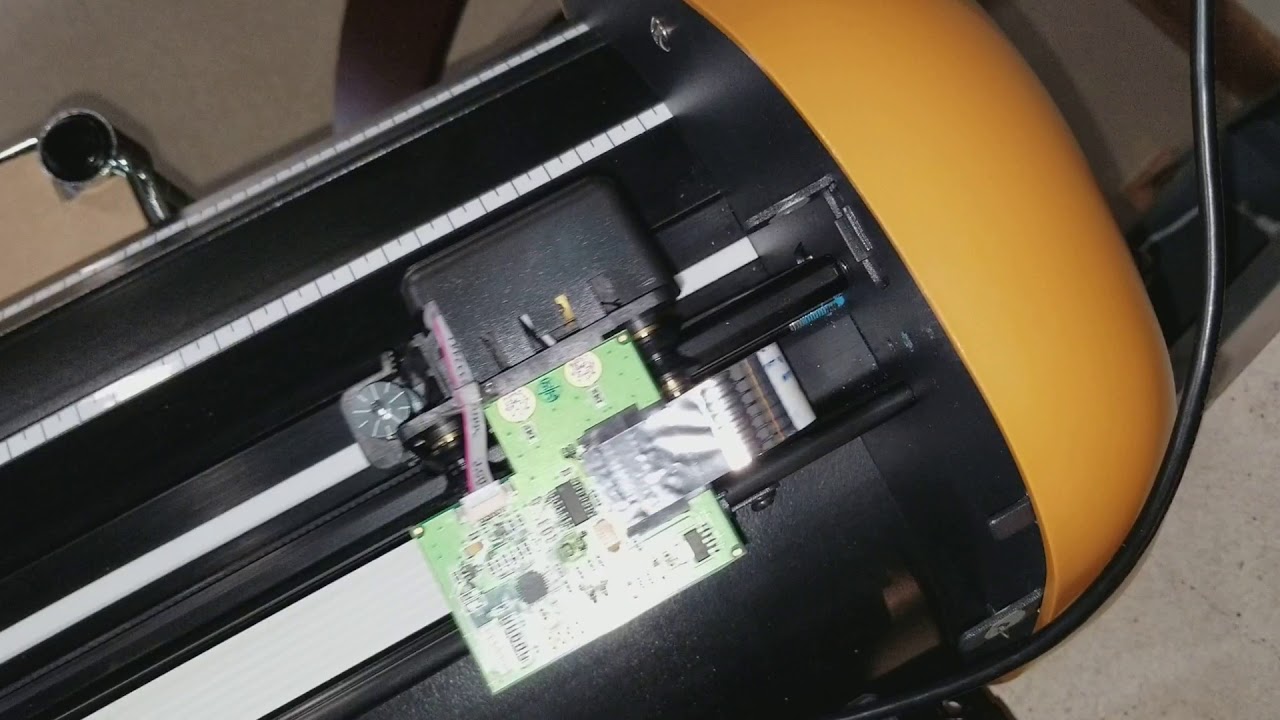 GCC Expert II LX 24 Vinyl Cutter Seams to be