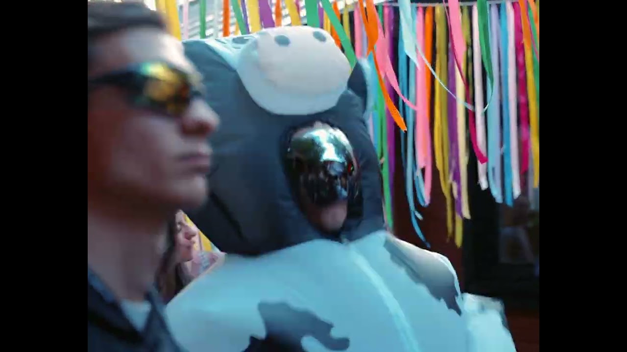 Mari MaLe live at Milky Way. Protect your ears