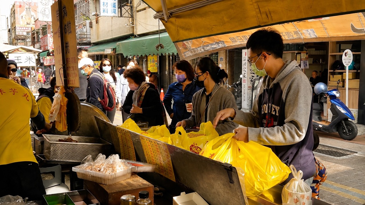 這味道找好久了!全台最經典老街美食特輯,一口吃回小時候的古早味|Taiwan Old Street Food 縮圖