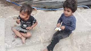 बेचारा लड़का क्या खा रहा है #bechraji #poorboy #gareview #shortvideo #viral