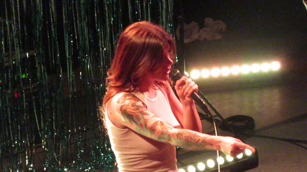 Donna Missal - "Keep Lying" (Live in Cambridge)