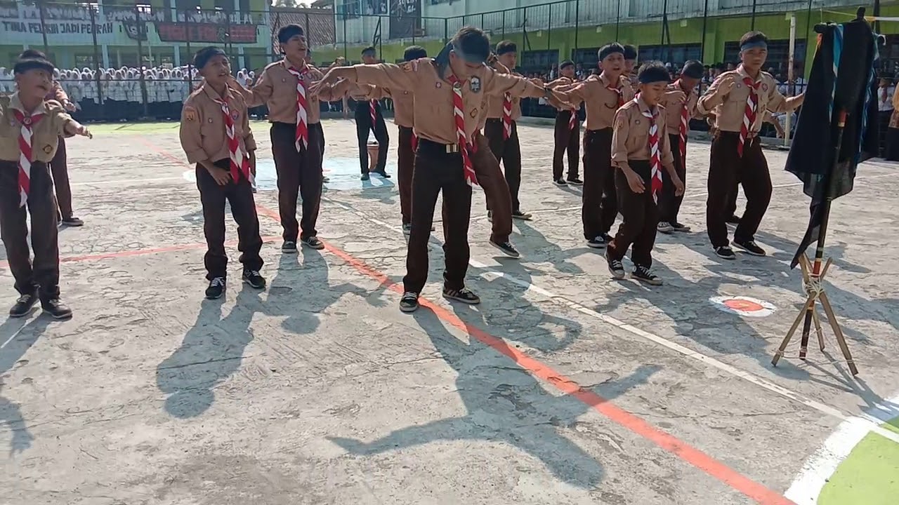 Penampilan yel yel SMP IT AL-ATIQIYAH #SEPRASKA #HUTYASA27