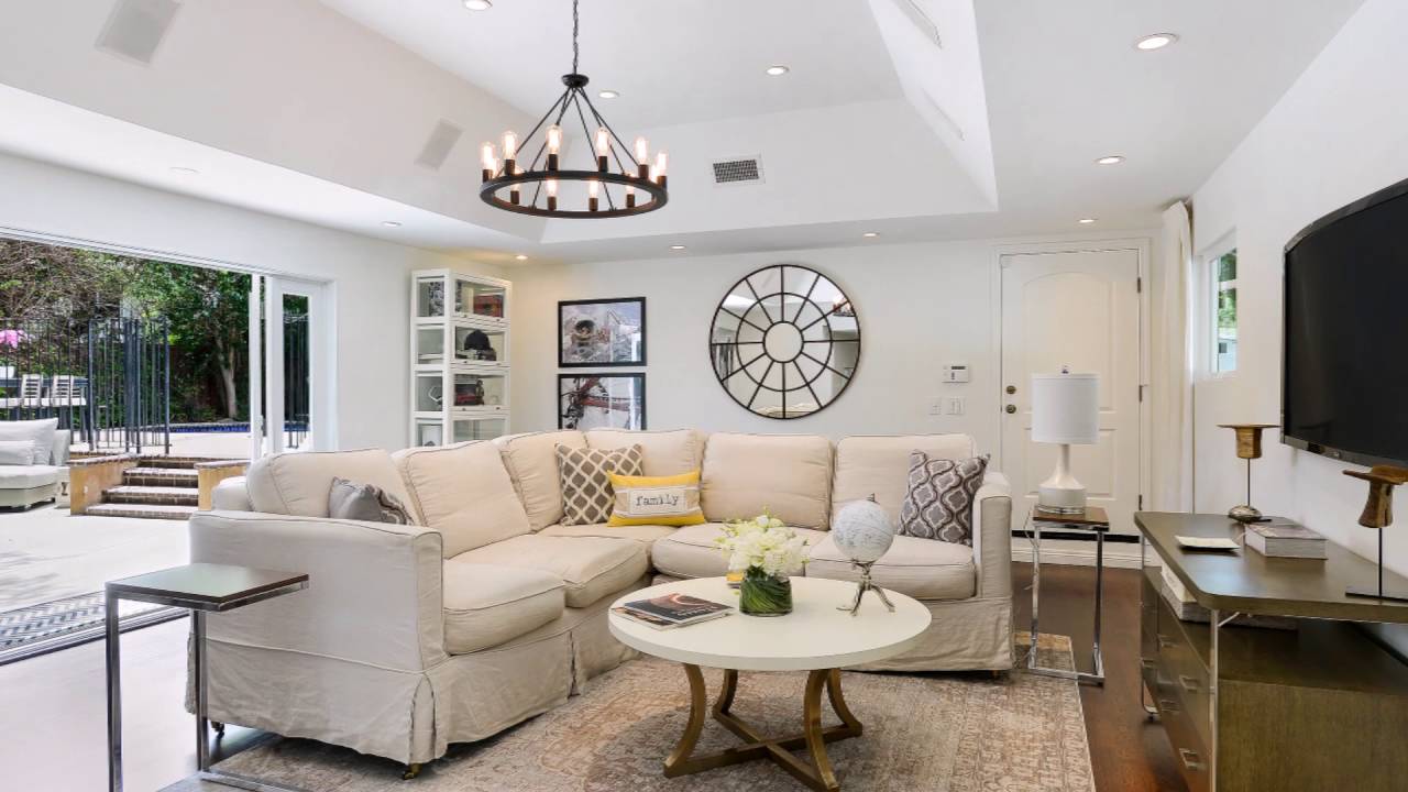 Los Angeles Home Staging Transformation by Chic By Design, LLC