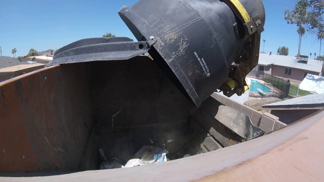 2014 Peterbilt Scorpion on 300s - Garbage Truck Hopper View