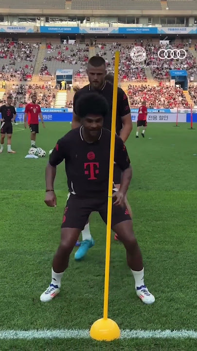 FC Bayern Munich - fun reaction drill by Vincent Kompany